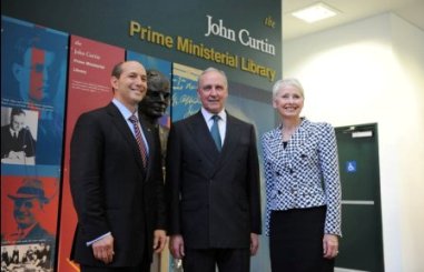Ambassador Bleich, Mr Paul Keating and VC Janette Hackett